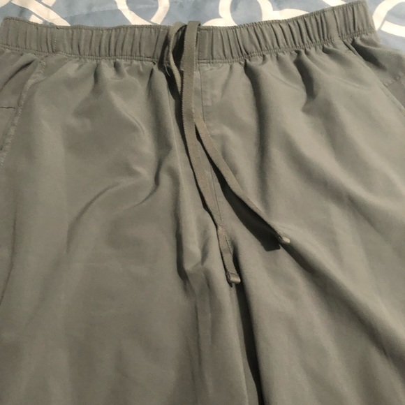 WOMENS medium gray basketball shorts - Picture 8 of 10